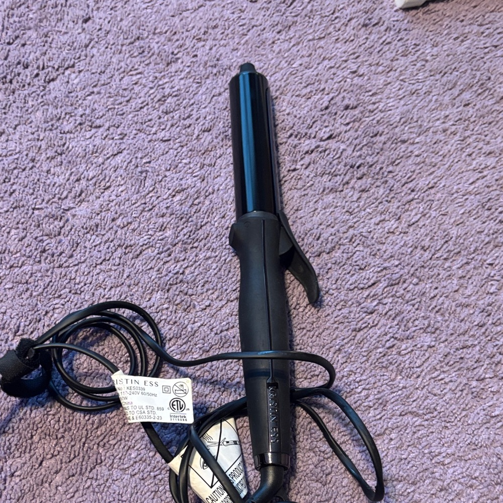 Kristen Ess 1 1/4 curling iron new condition